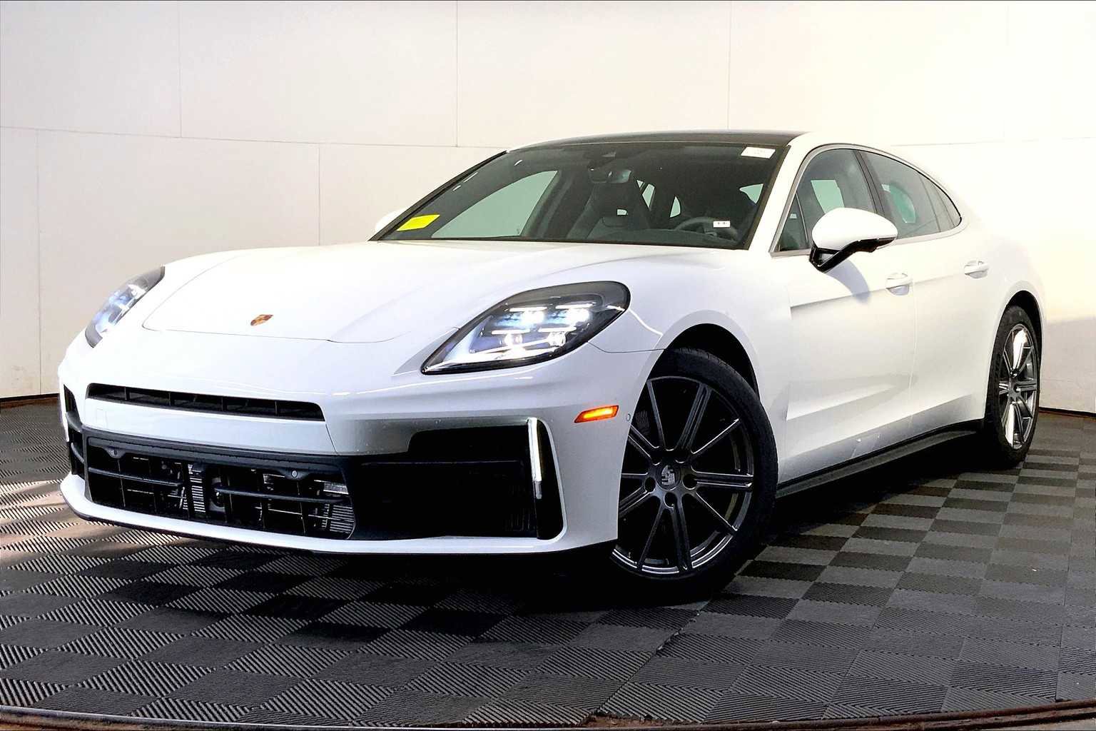 New 2025 Porsche Panamera 4