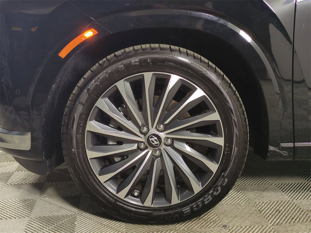 Used 2023 Hyundai Palisade Calligraphy image 11