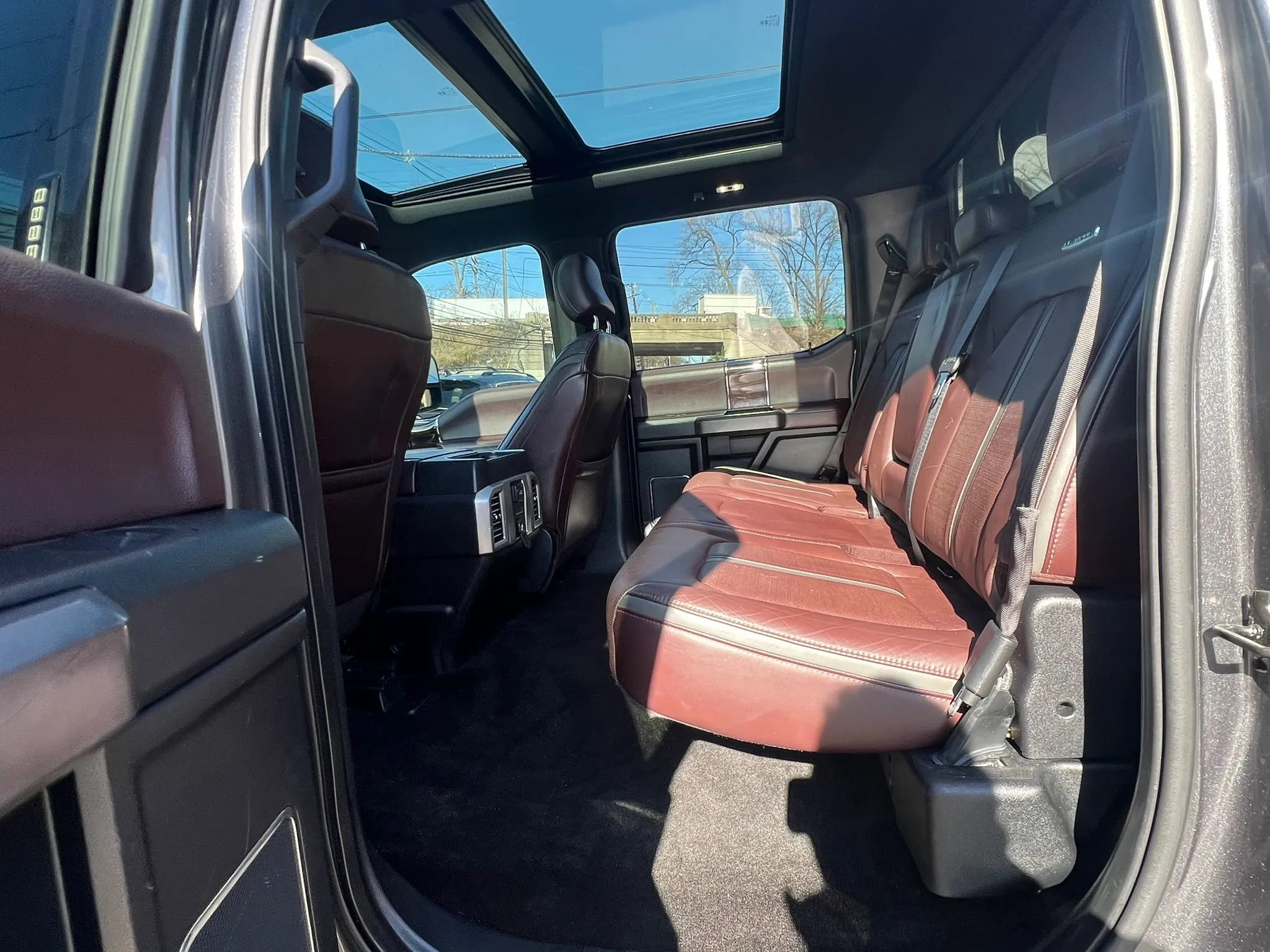 Used 2015 Ford F150 Platinum w/ Equipment Group 701A Luxury image 26