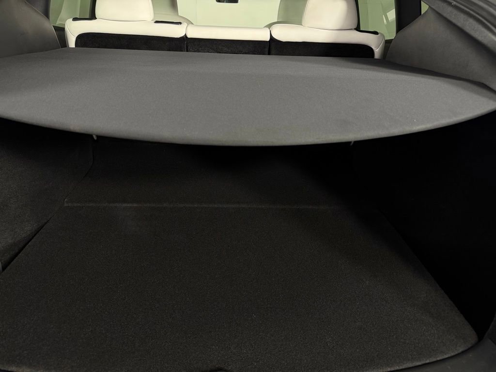 Used 2023 Tesla Model Y Long Range image 28