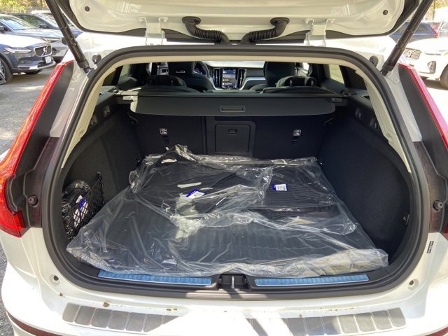 New 2025 Volvo V60 B5 Cross Country Ultra w/ Protection Package Premier image 19