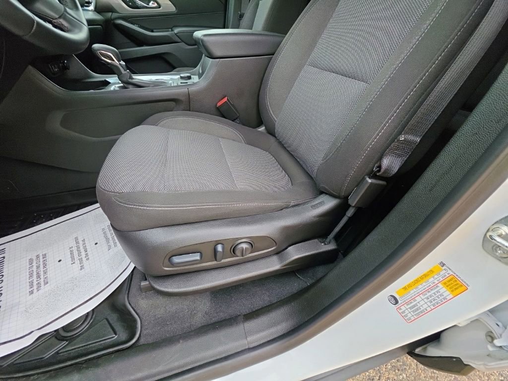 Used 2023 Chevrolet Traverse LT AWD/4WD image 38
