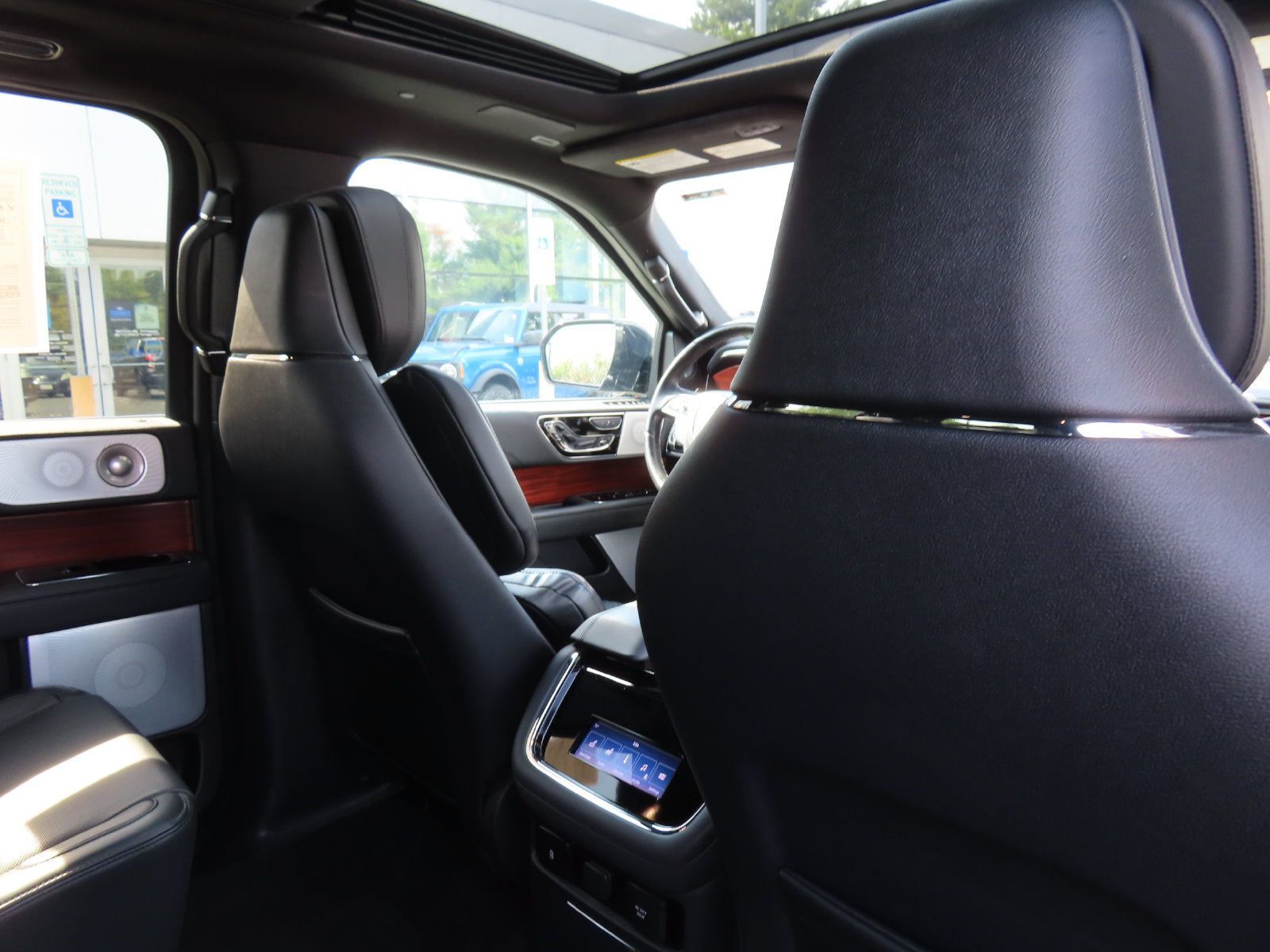 Used 2024 Lincoln Navigator L Reserve AWD/4WD image 39