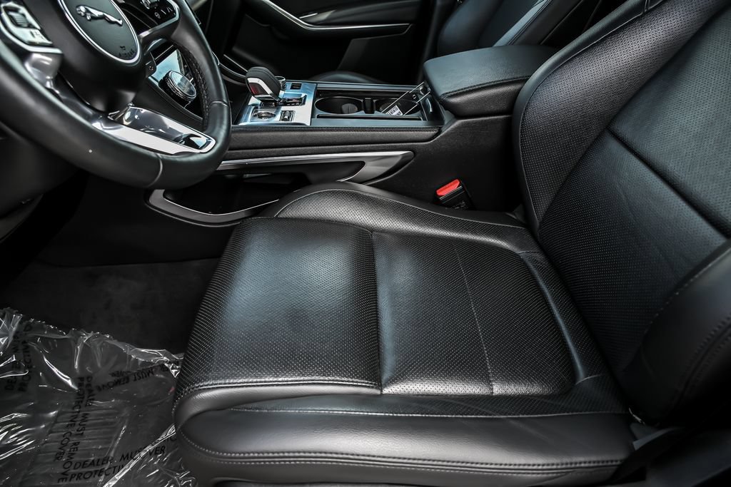 Used 2023 Jaguar F-PACE S AWD/4WD image 15