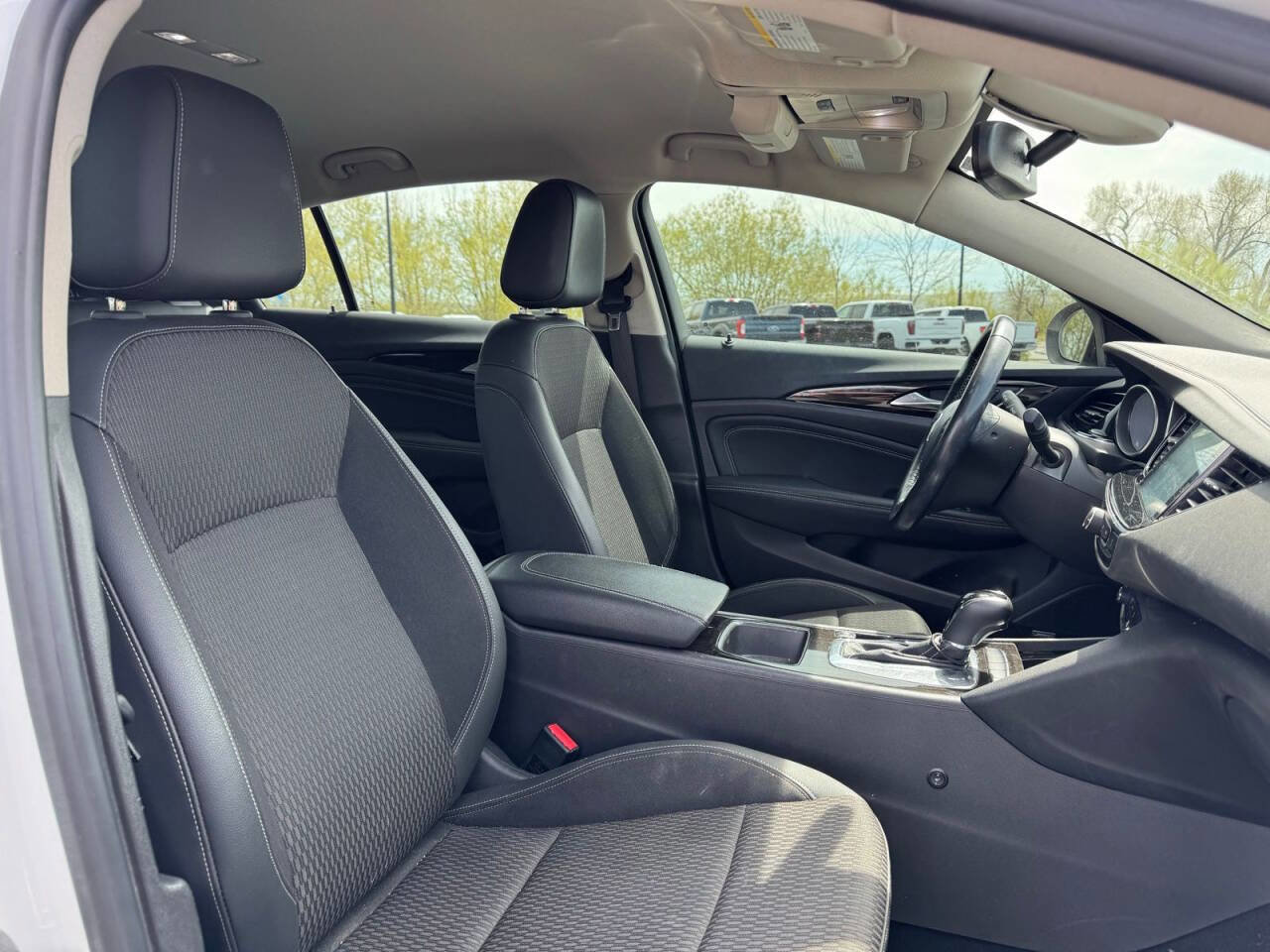 Used 2018 Buick Regal Preferred w/ Sights and Sounds Package AWD/4WD image 16