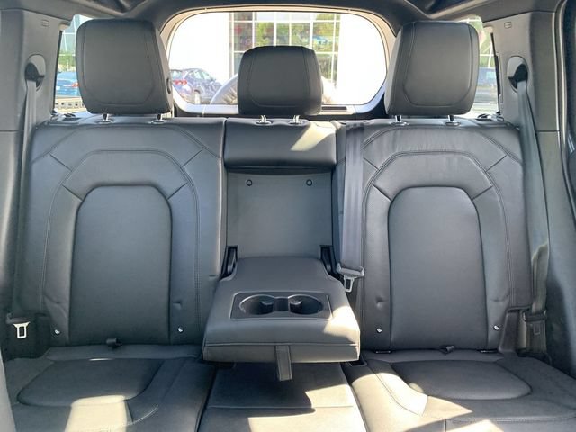 Used 2023 Land Rover Defender 110 SE AWD/4WD image 31