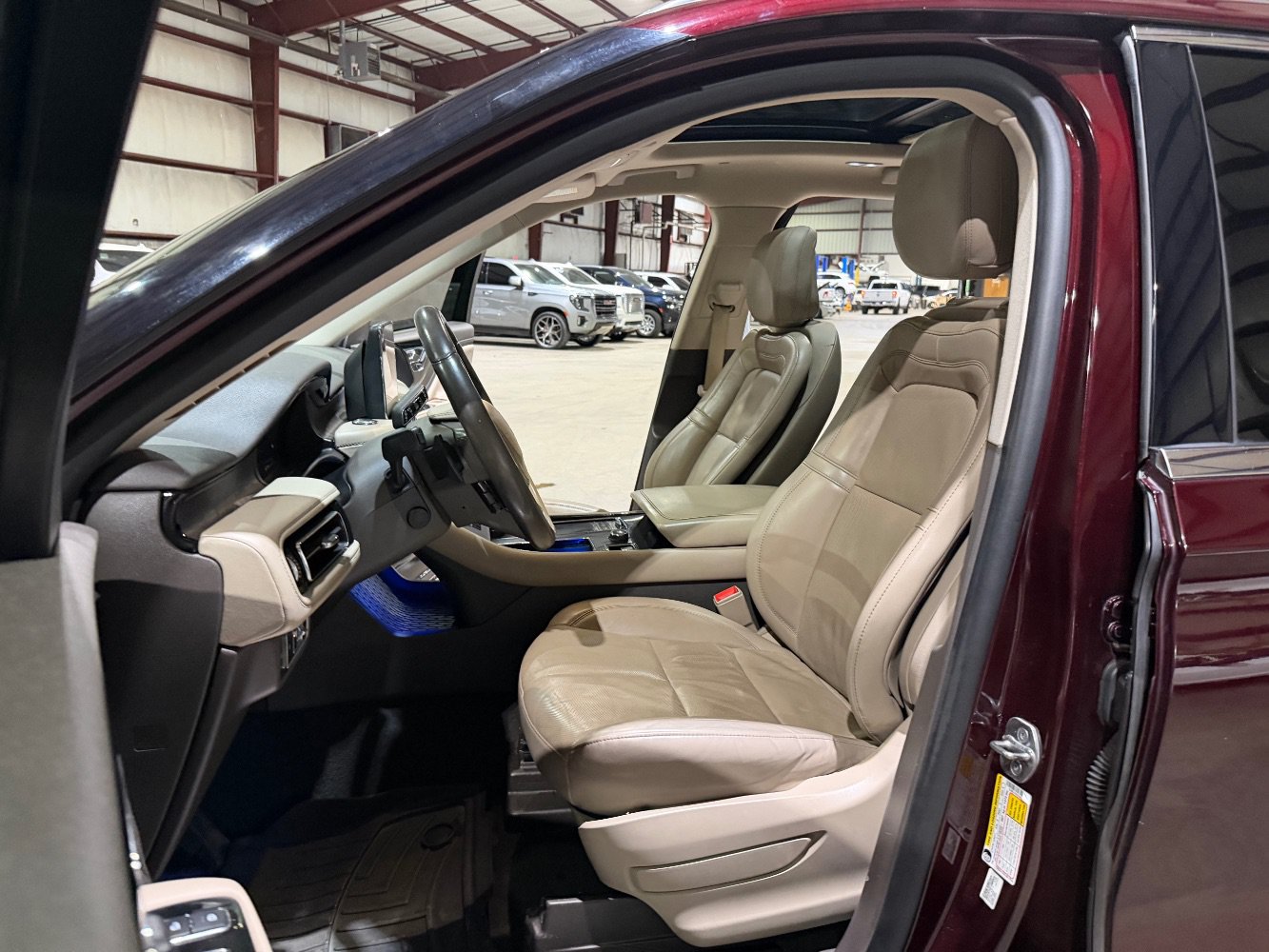 Used 2020 Lincoln Aviator Reserve w/ Equipment Group 201A AWD/4WD image 14