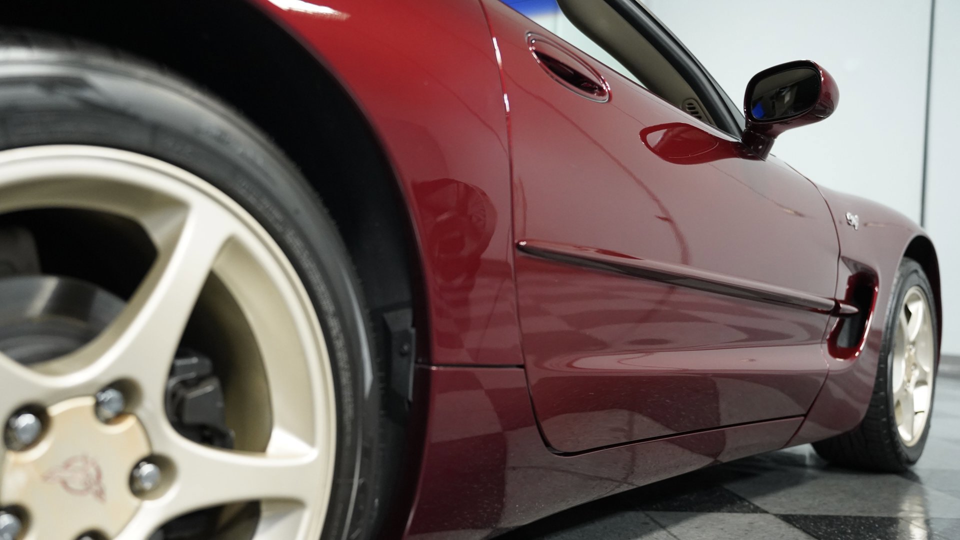 Used 2003 Chevrolet Corvette 50th Anniversary Edition w/ Preferred Equipment Group image 22