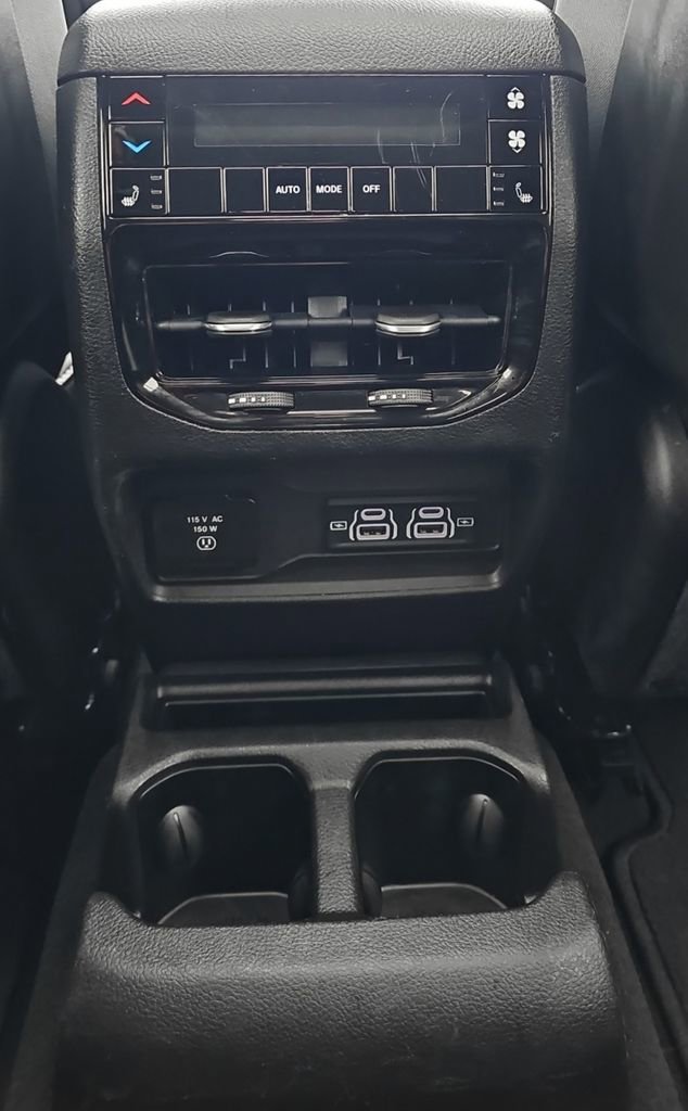 Used 2022 Jeep Grand Cherokee L Limited image 28