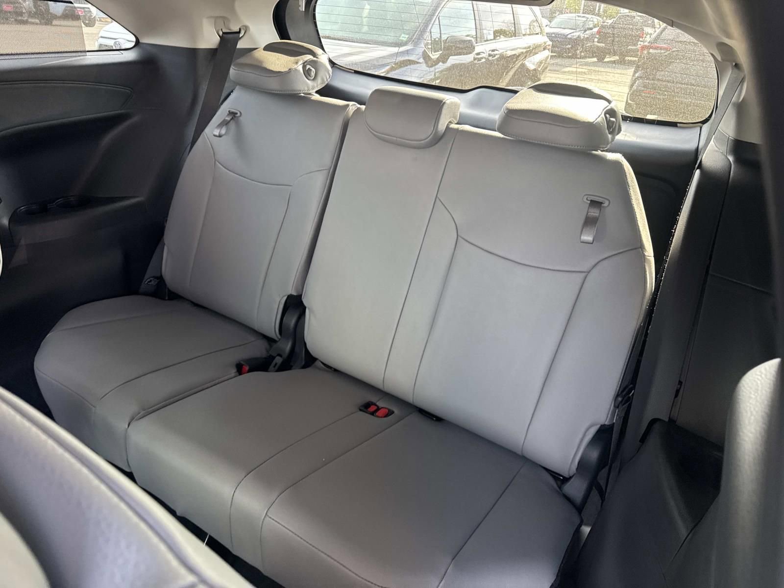 New 2026 Toyota Sienna XLE AWD/4WD image 10
