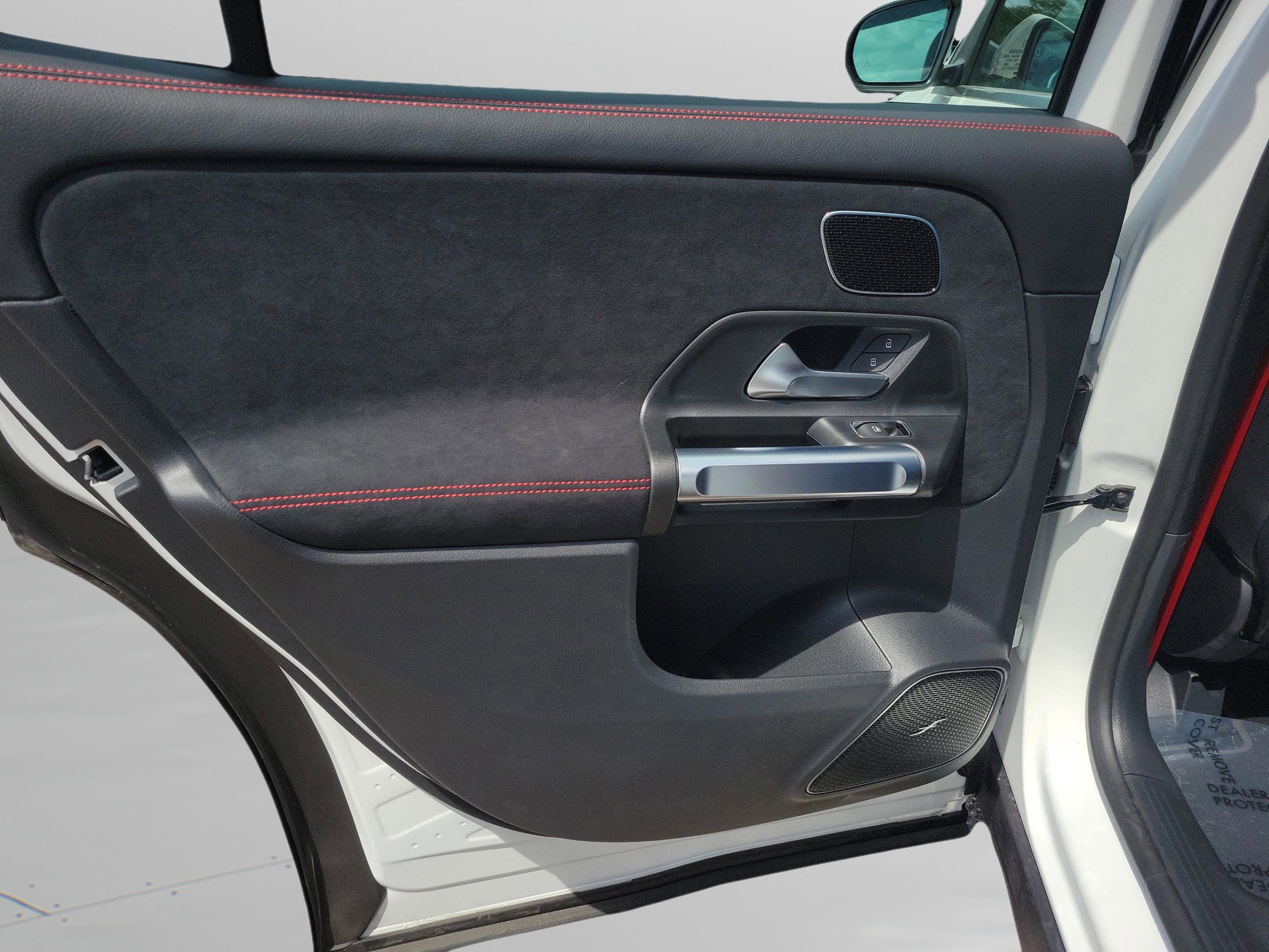 New 2026 Mercedes-Benz GLB 35 AMG 4MATIC image 7