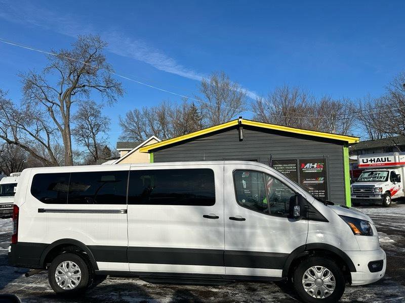 Used 2025 Ford Transit 350 XLT image 4