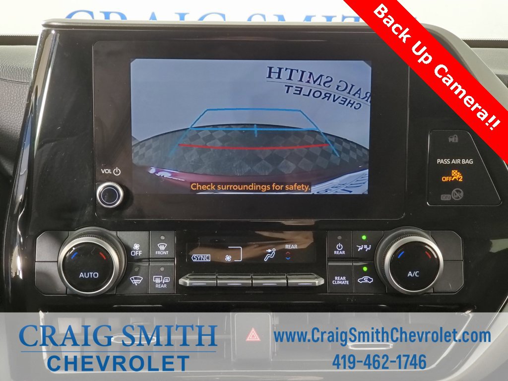 Used 2024 Toyota Highlander LE image 4