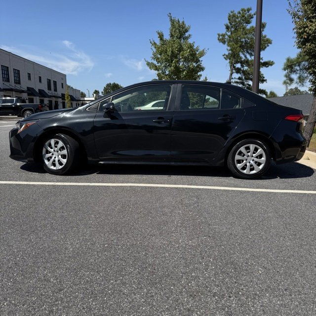 Used 2020 Toyota Corolla LE image 2