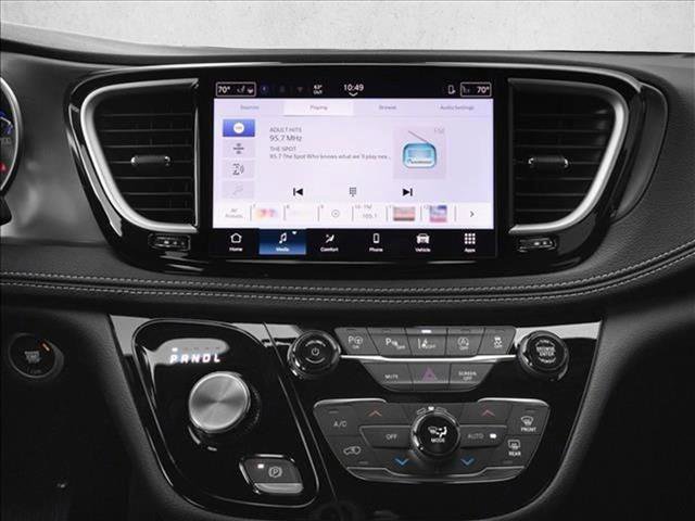 New 2026 Chrysler Pacifica Limited image 7