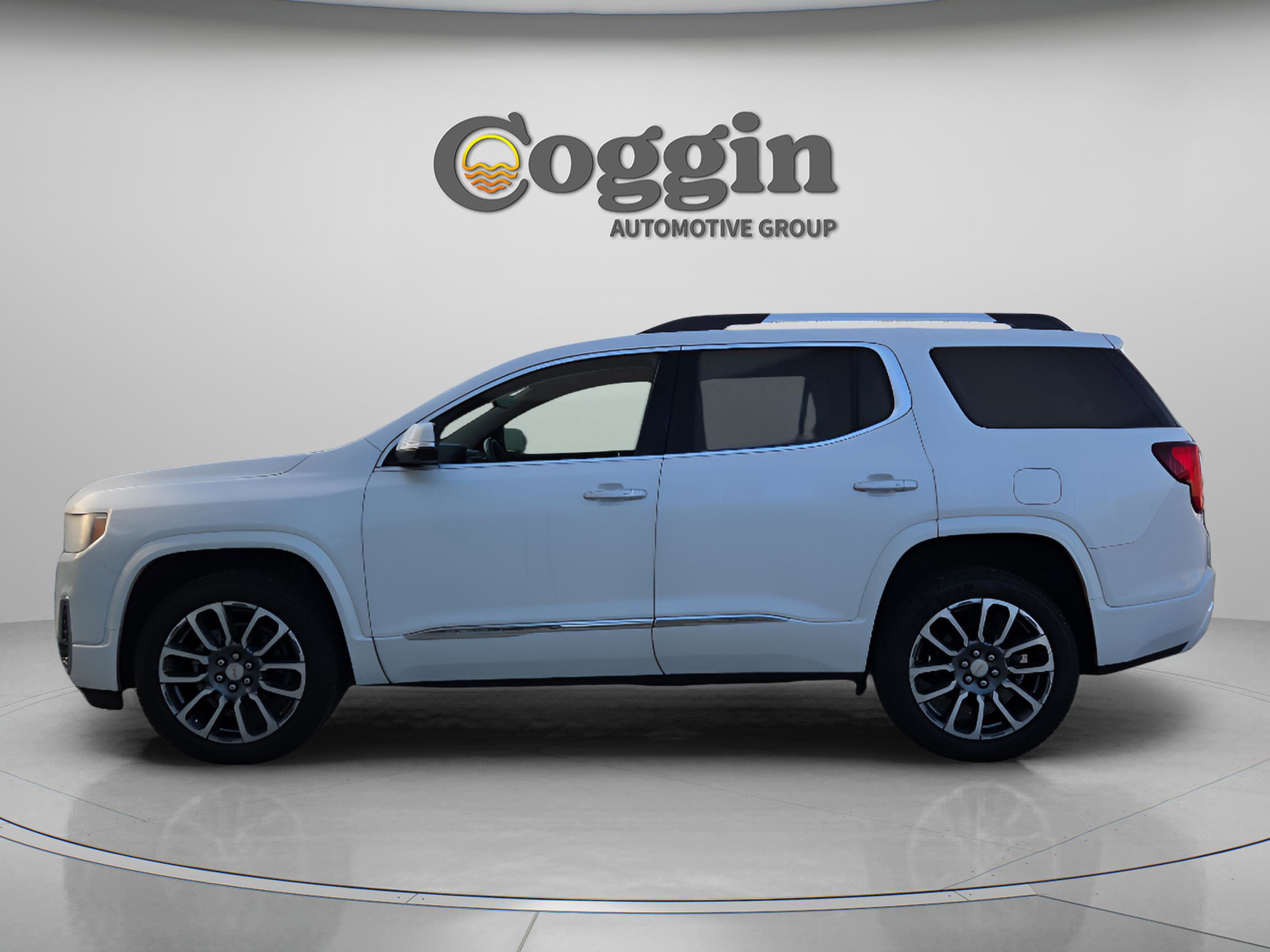 Used 2021 GMC Acadia Denali w/ Denali Technology Package image 3
