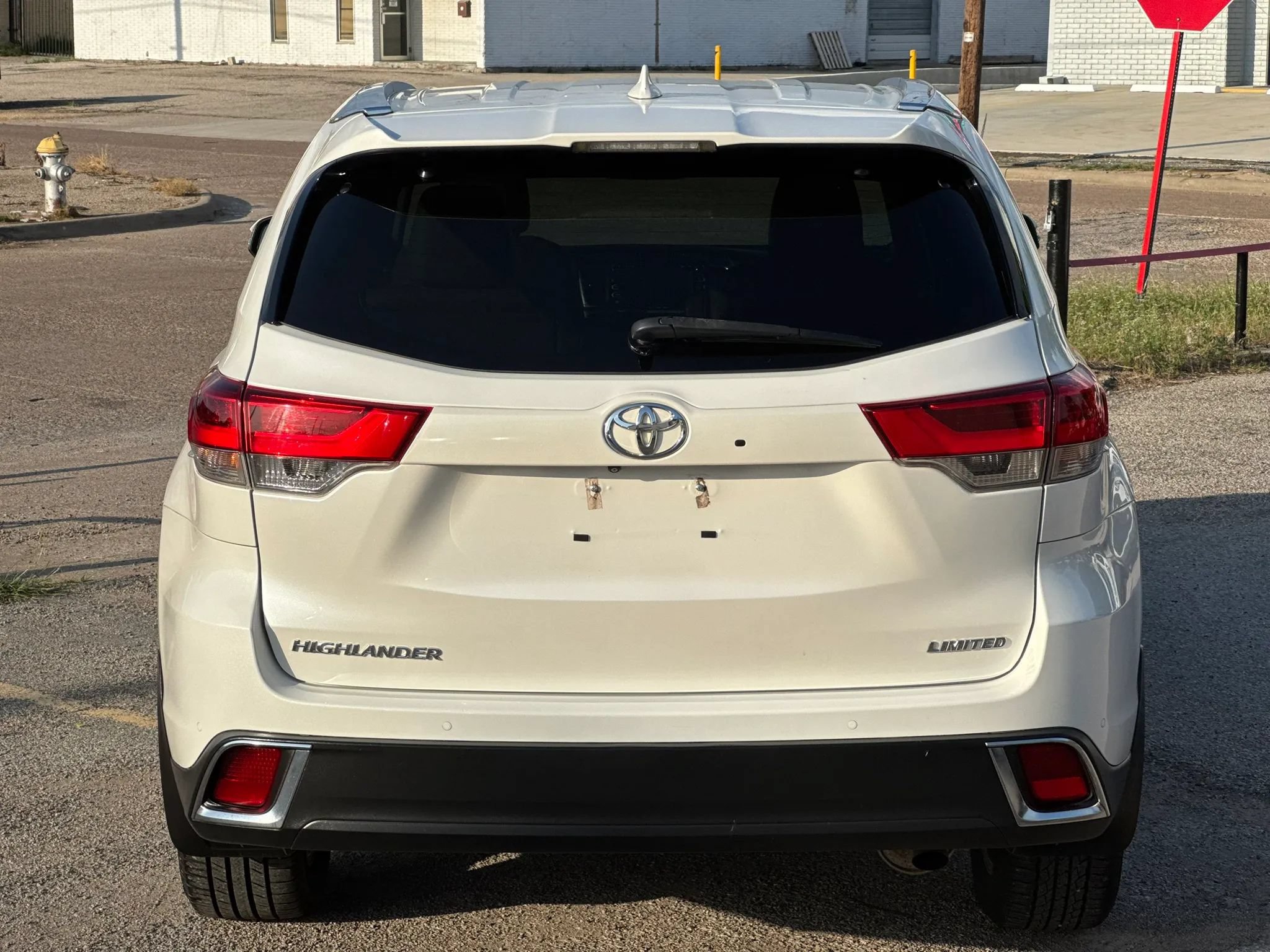 Used 2019 Toyota Highlander Limited FWD image 5