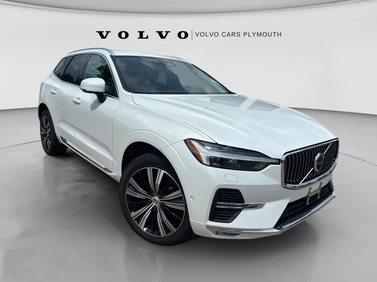 Used 2023 Volvo XC60 B5 Plus w/ Climate Package AWD/4WD image 1