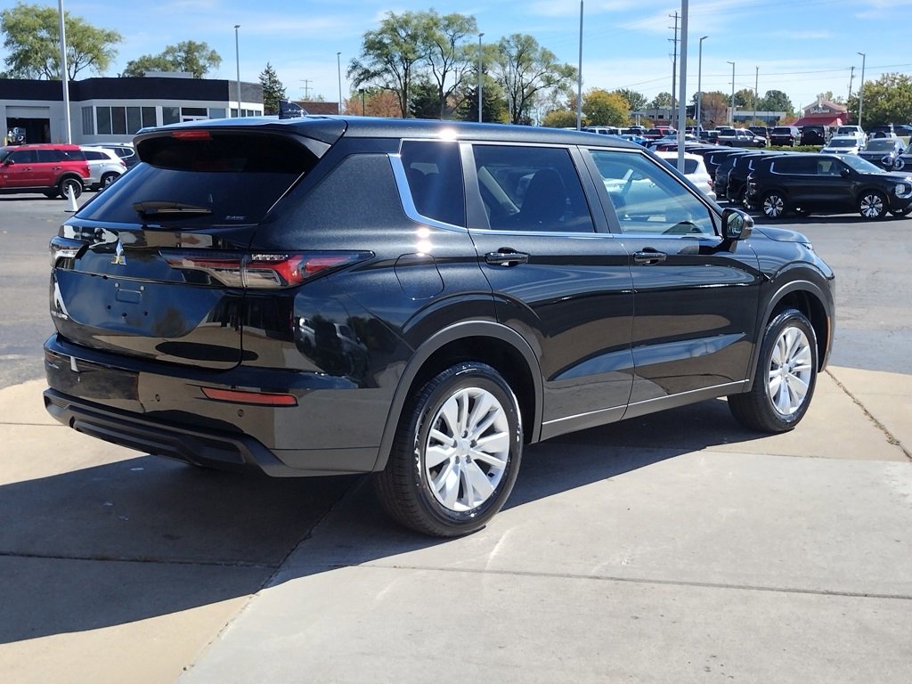 New 2025 Mitsubishi Outlander ES image 5
