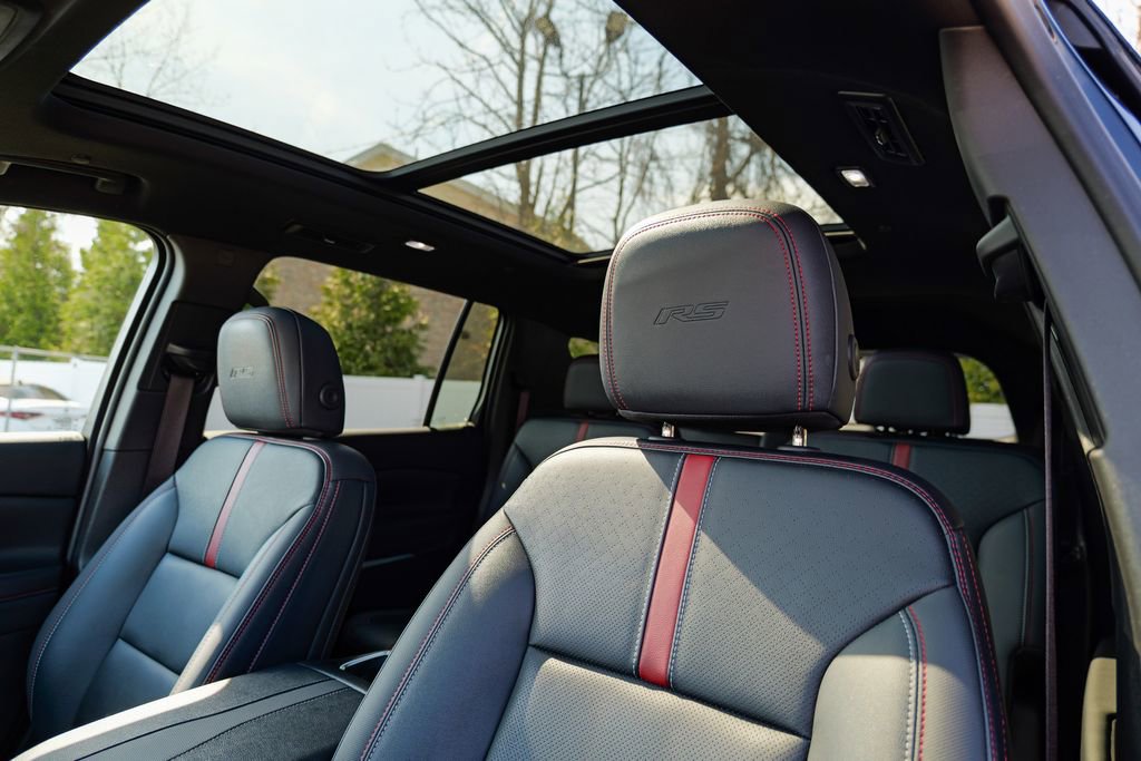 Used 2024 Chevrolet Traverse RS w/ LPO, Floor Liner Package image 24