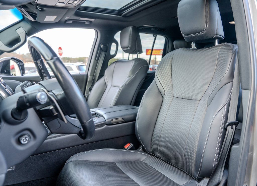 Used 2023 Lexus LX 600 4WD w/ Luxury Package image 19