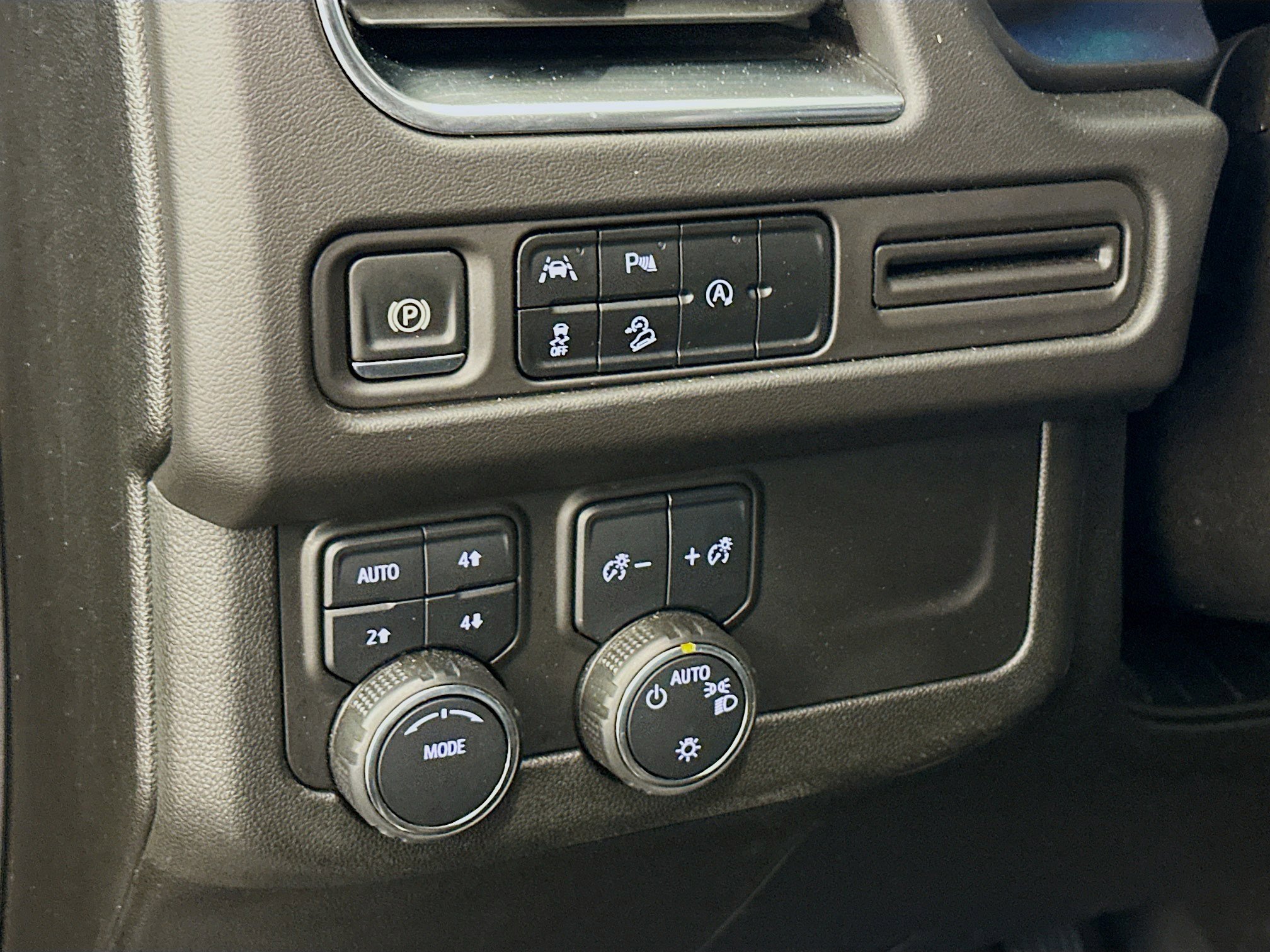 Used 2024 Chevrolet Tahoe Premier image 17