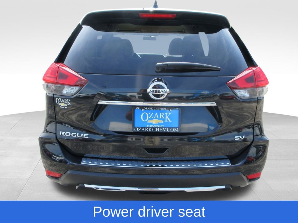 Used 2017 Nissan Rogue SV w/ SV Premium Package FWD image 4