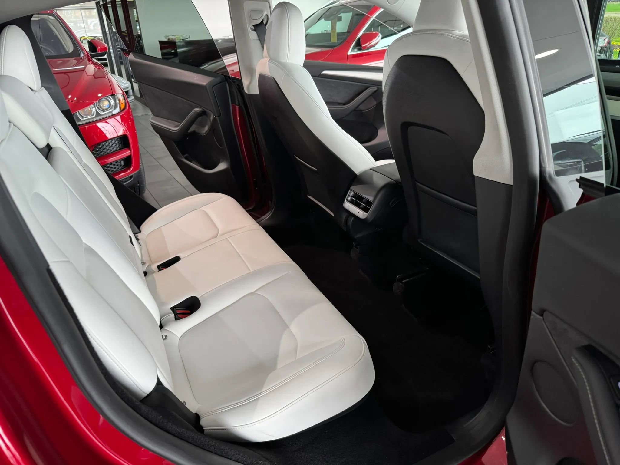 Used 2024 Tesla Model Y Long Range image 10