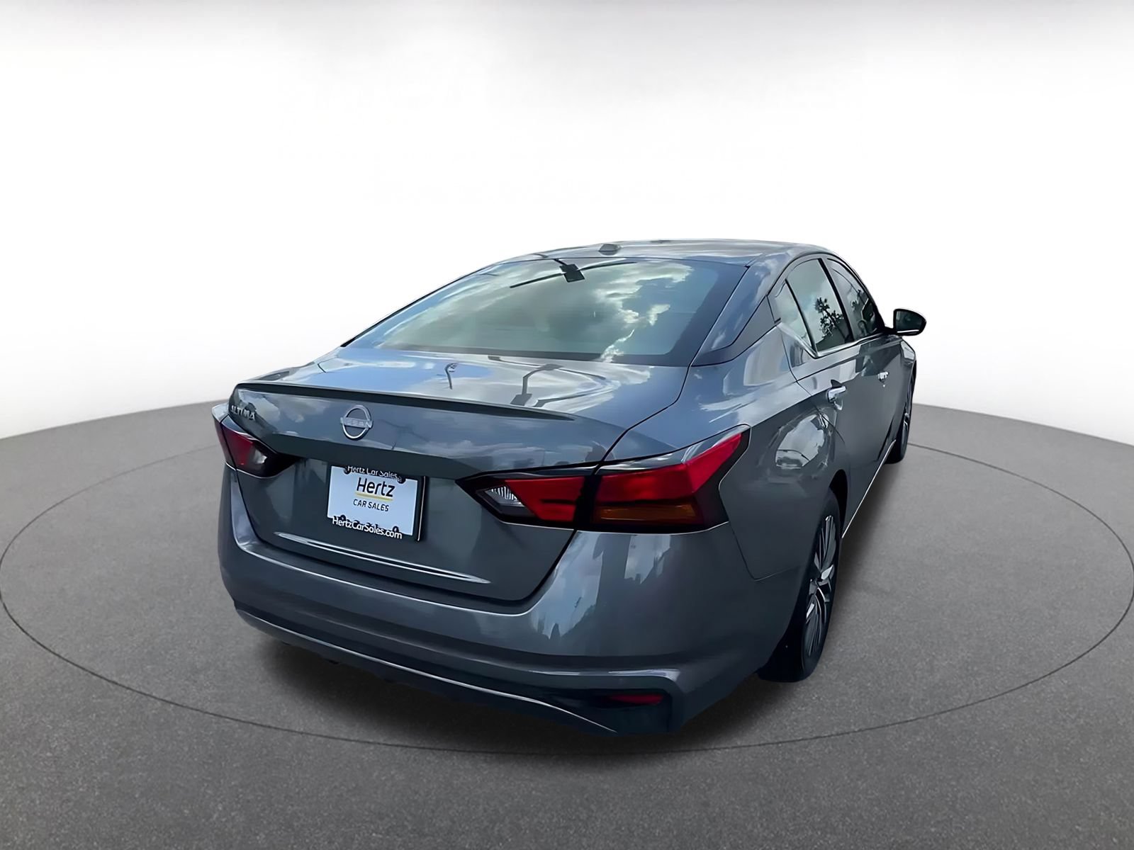 Used 2025 Nissan Altima 2.5 SV FWD image 14