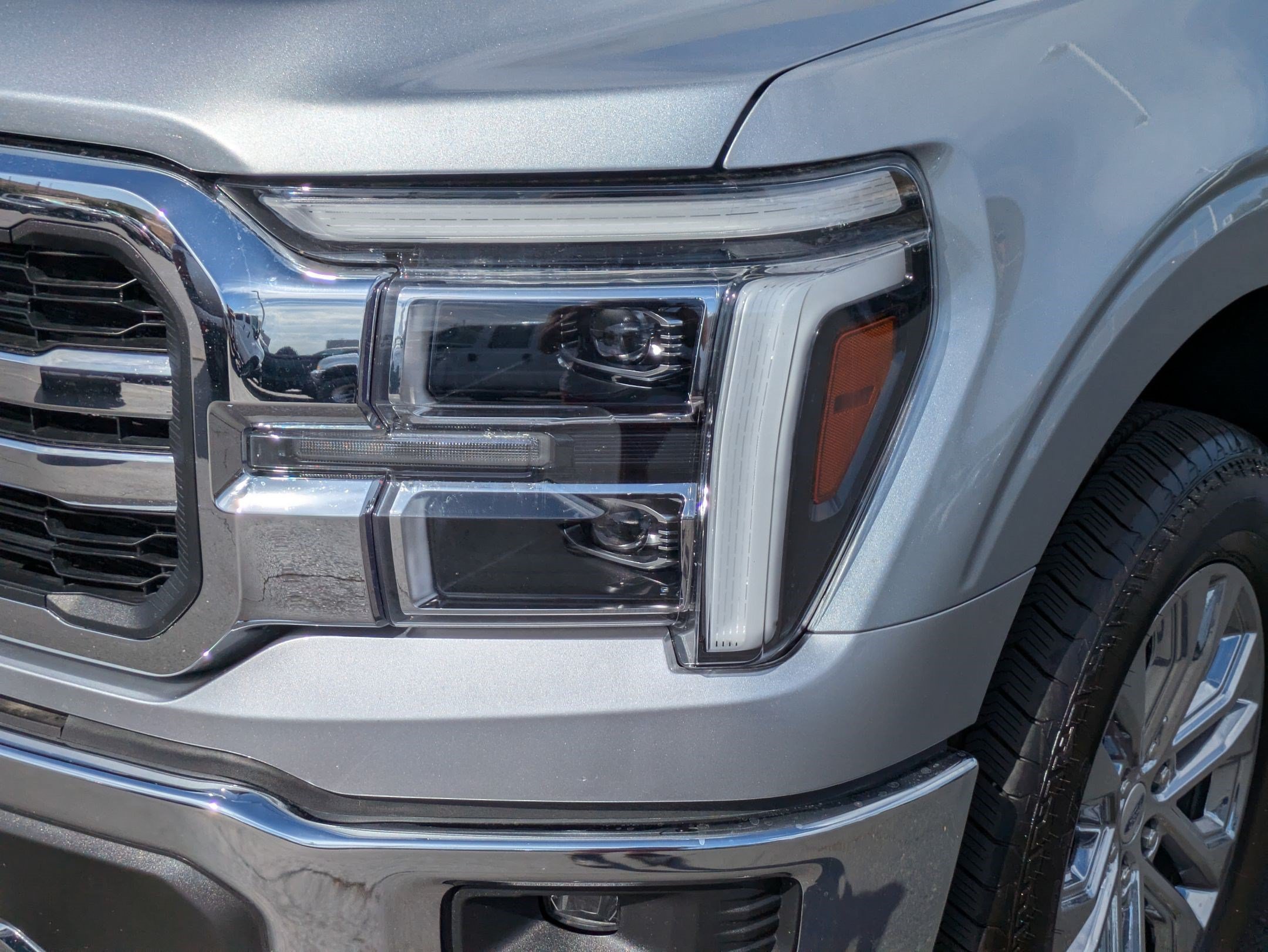 Used 2025 Ford F150 Lariat w/ Equipment Group 501A Mid AWD/4WD image 12