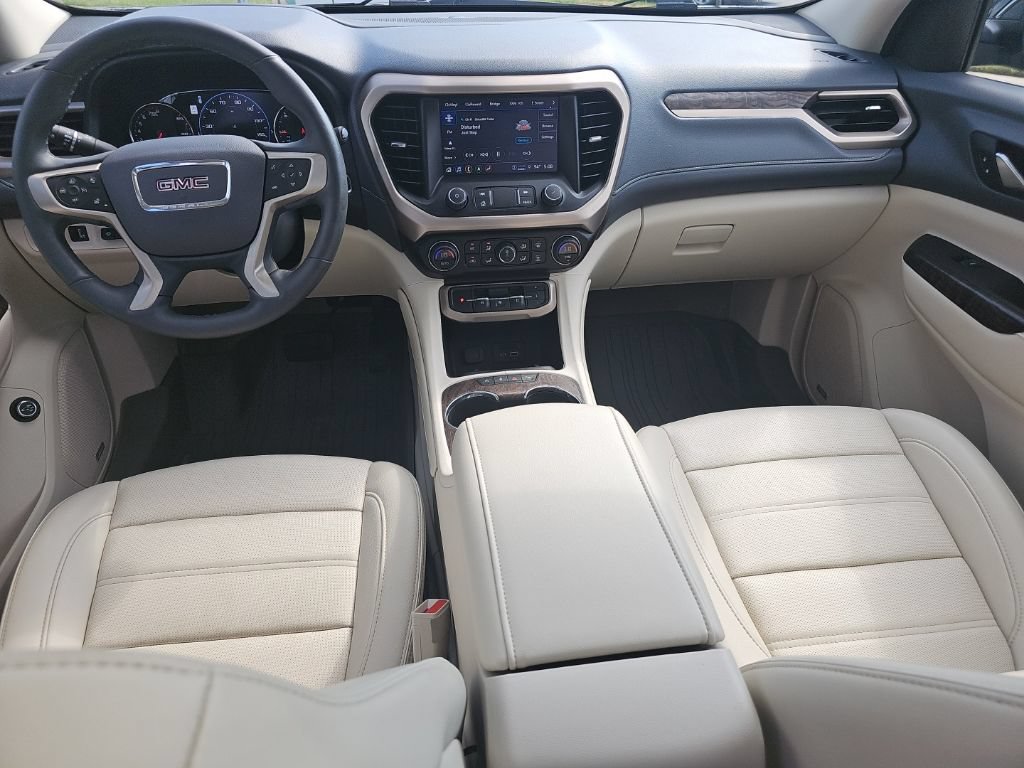 Used 2023 GMC Acadia Denali w/ Denali Ultimate Package AWD/4WD image 23