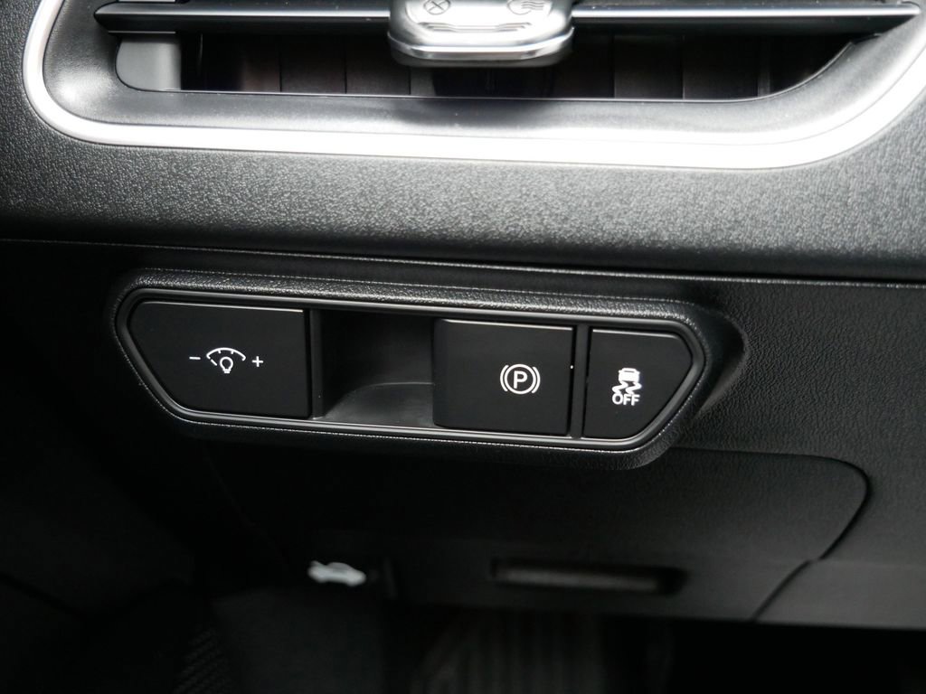 Used 2025 Kia K4 LXS image 22