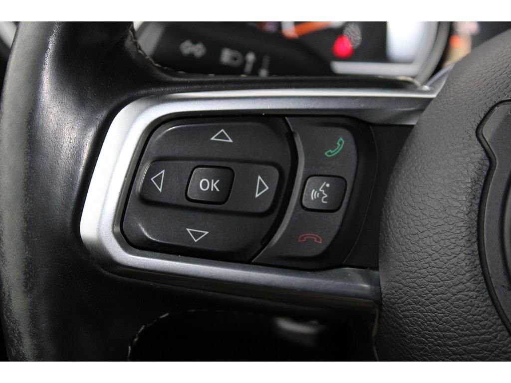 Used 2018 Jeep Wrangler Unlimited Sahara w/ Dual Top Group image 32