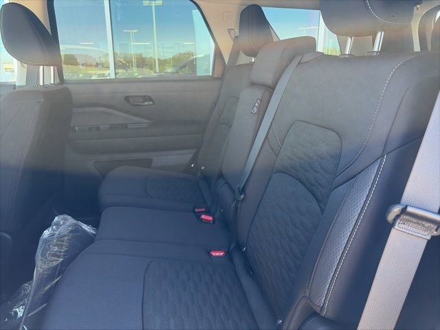 New 2026 Nissan Pathfinder SV image 18