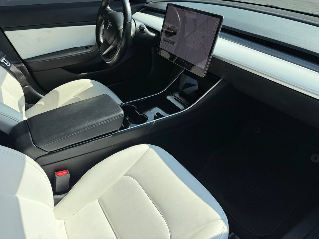 Used 2019 Tesla Model 3 Long Range RWD image 3