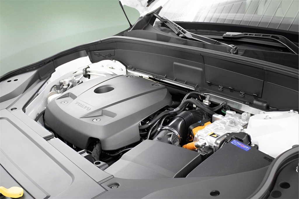 Certified 2025 Volvo XC90 T8 Plus w/ Protection Package Premier image 15