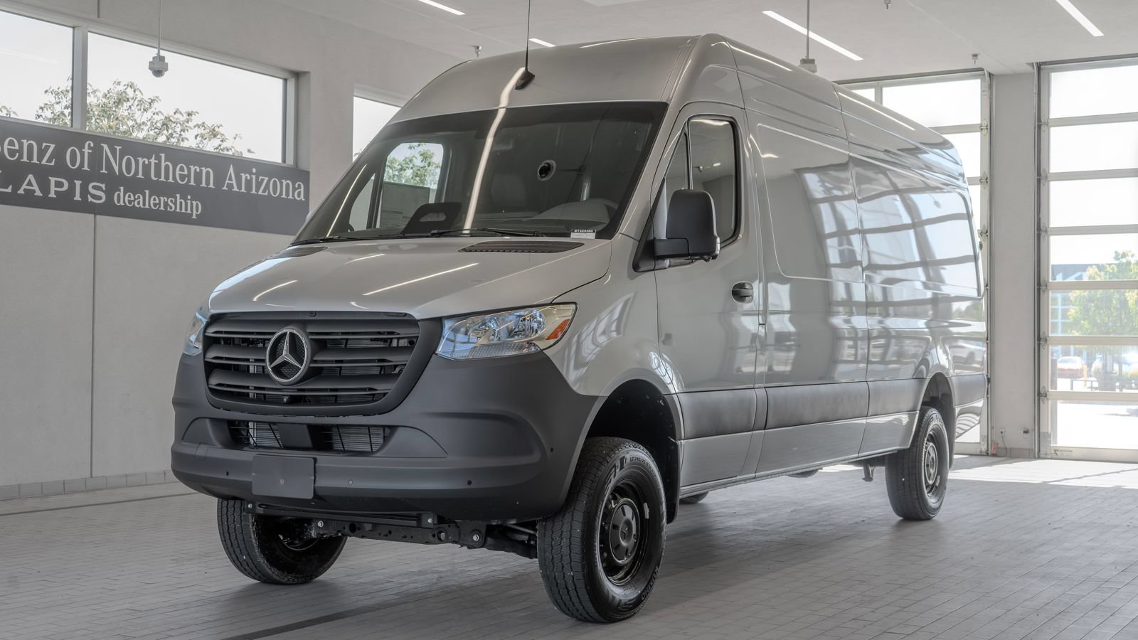 Used 2025 Mercedes-Benz Sprinter 2500 image 25