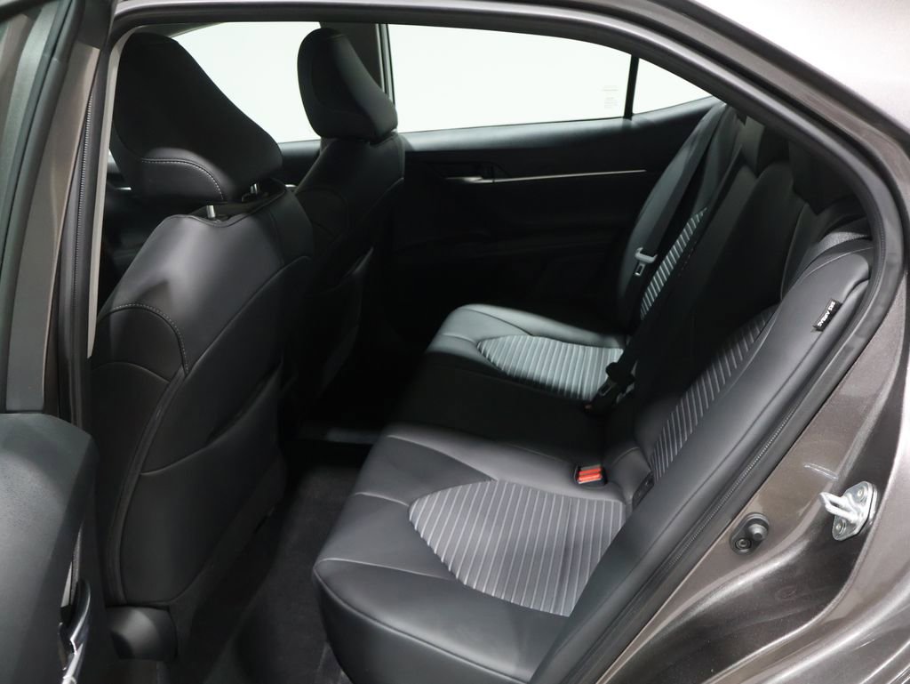 Used 2023 Toyota Camry SE image 18