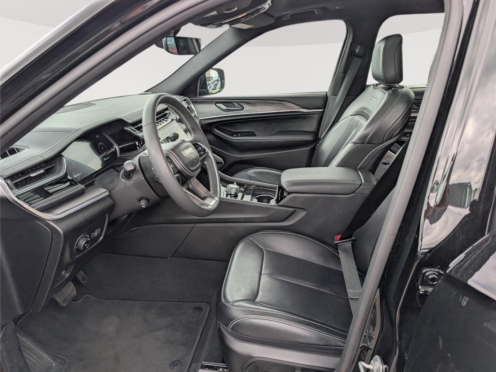 Used 2023 Jeep Grand Cherokee L Overland AWD/4WD image 17