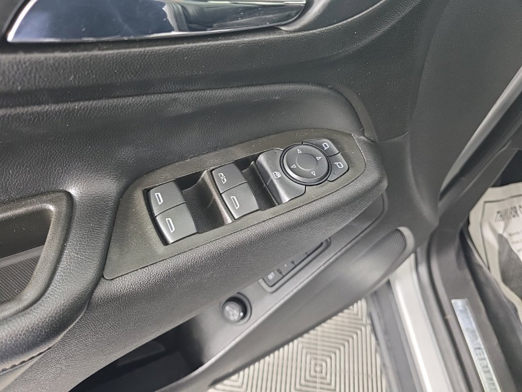 Used 2020 Chevrolet Equinox Premier FWD image 13
