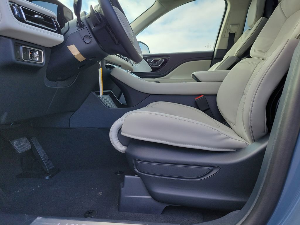New 2026 Lincoln Aviator Reserve image 17