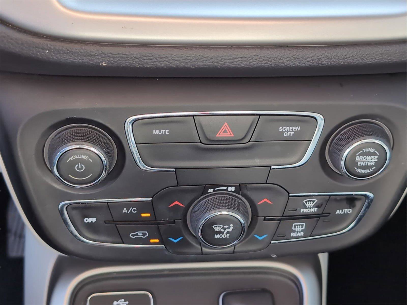 Used 2018 Jeep Compass Latitude w/ Popular Equipment Group image 21