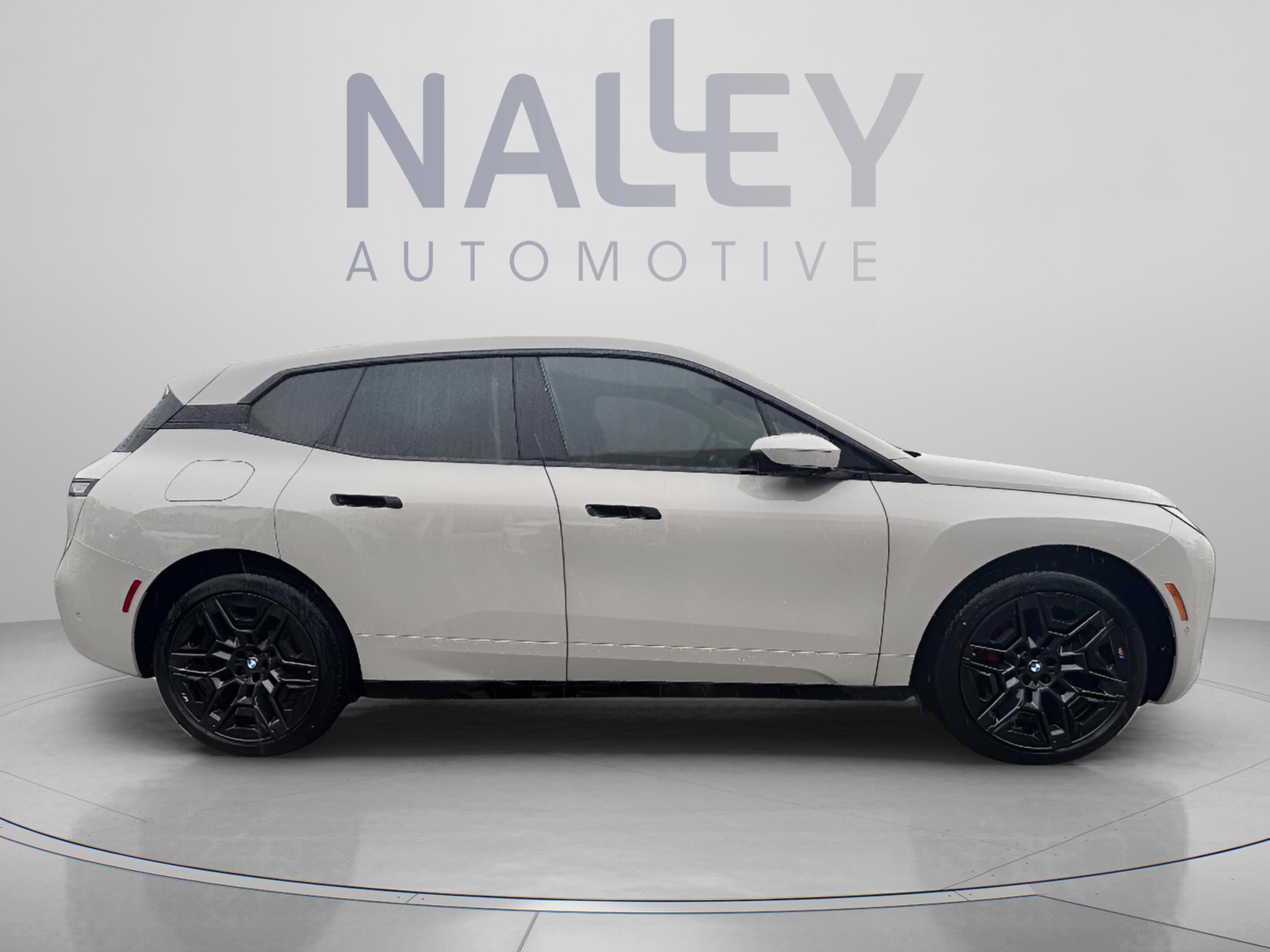 Used 2026 BMW iX xDrive60 w/ M Sport Package image 5