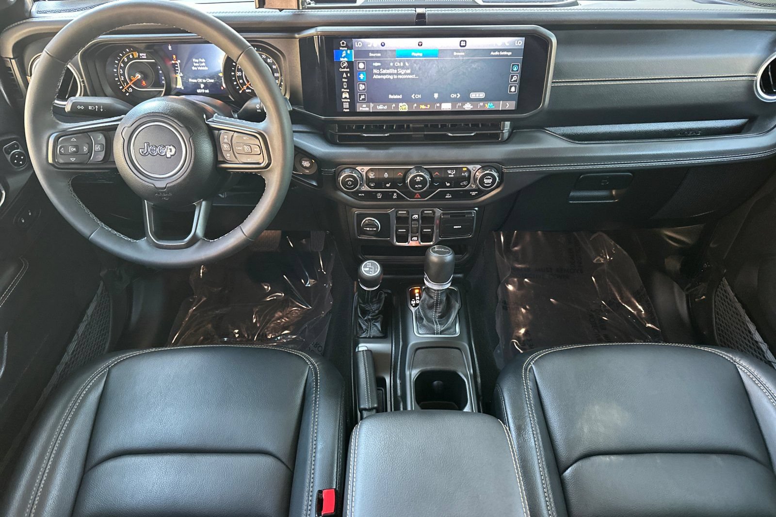Used 2025 Jeep Gladiator Sport AWD/4WD image 12