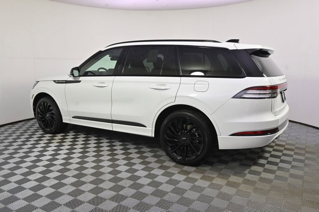 New 2026 Lincoln Aviator Reserve image 3