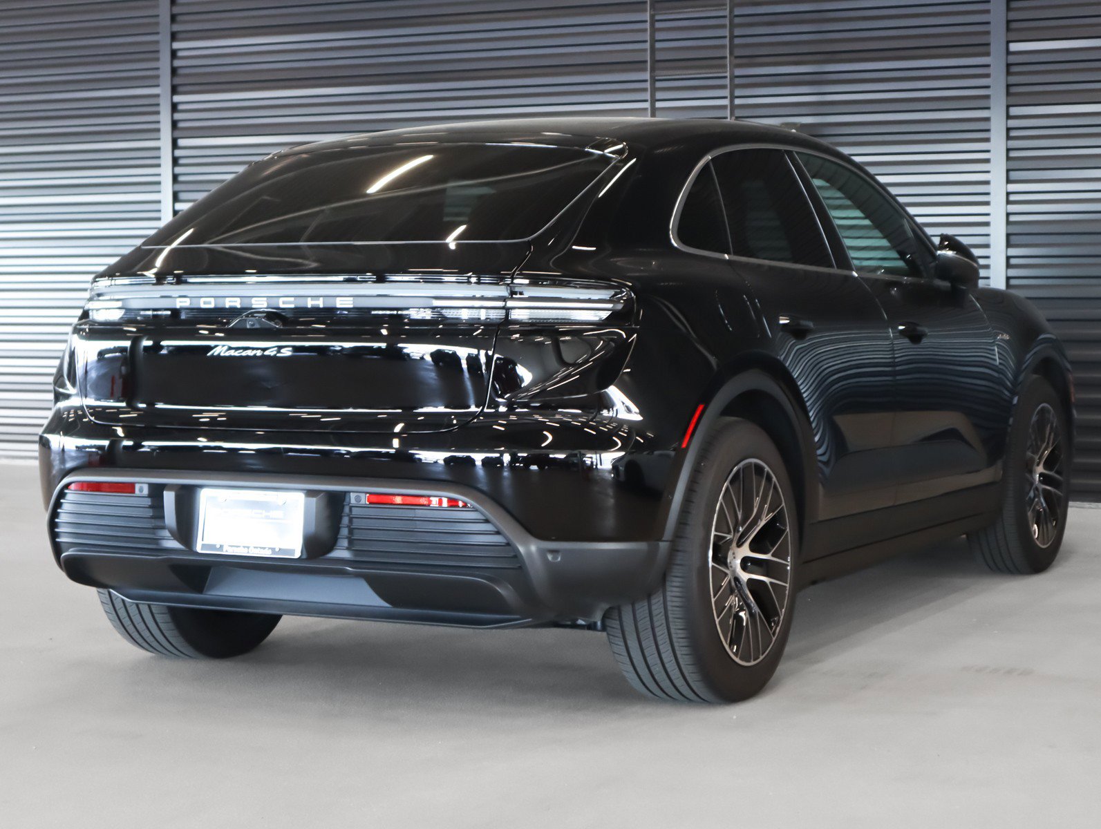 Certified 2025 Porsche Macan 4S Electric image 10