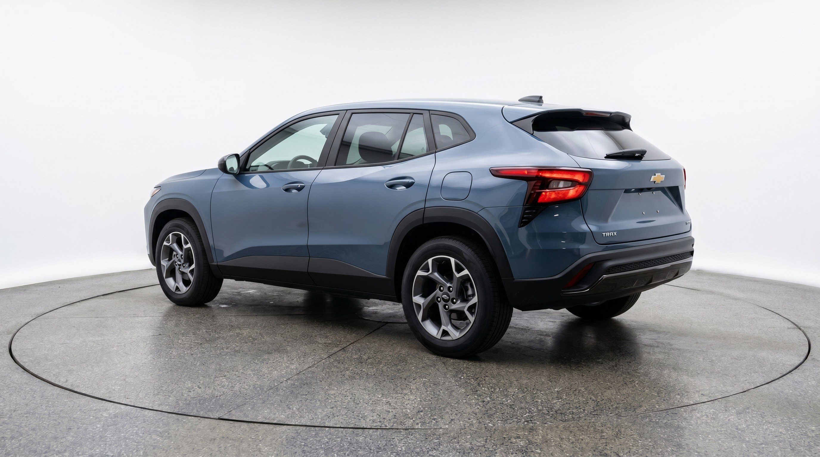 Used 2025 Chevrolet Trax LT FWD image 6