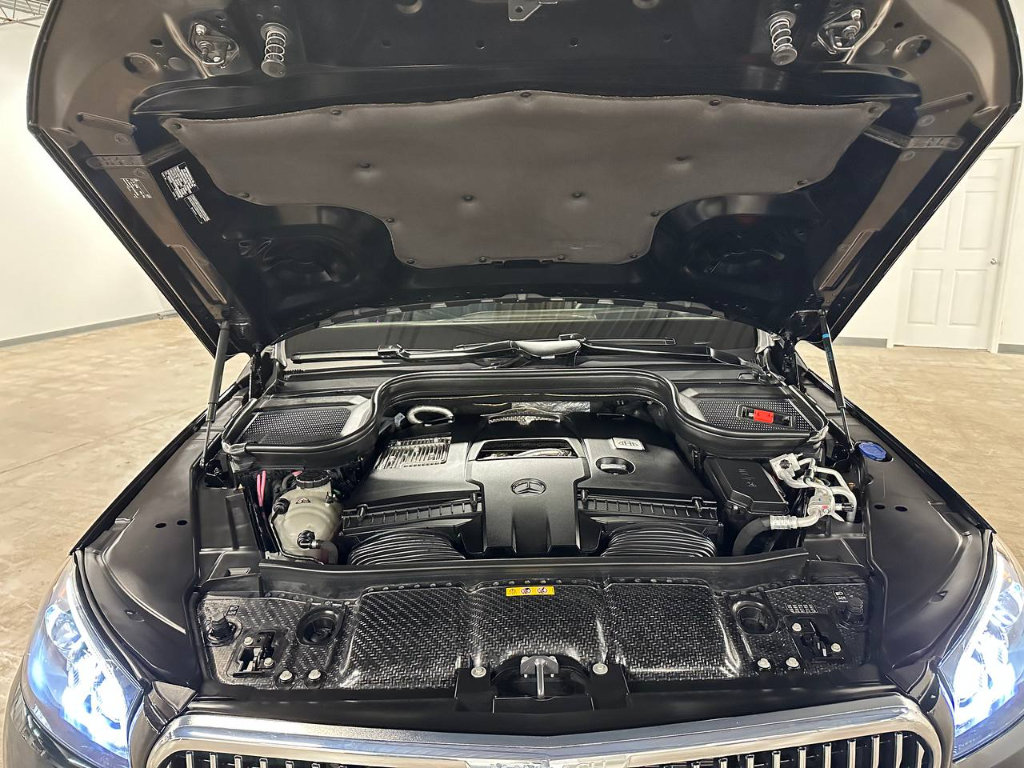 Used 2023 Mercedes-Benz Maybach GLS 600 4MATIC image 5