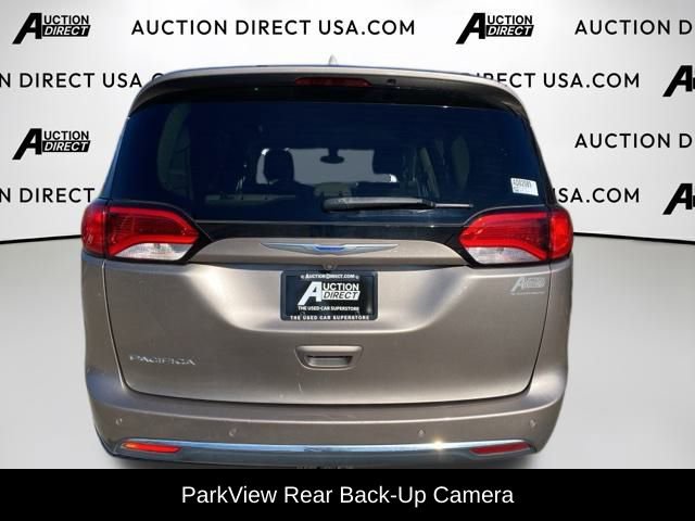 Used 2018 Chrysler Pacifica Touring-L Plus image 5