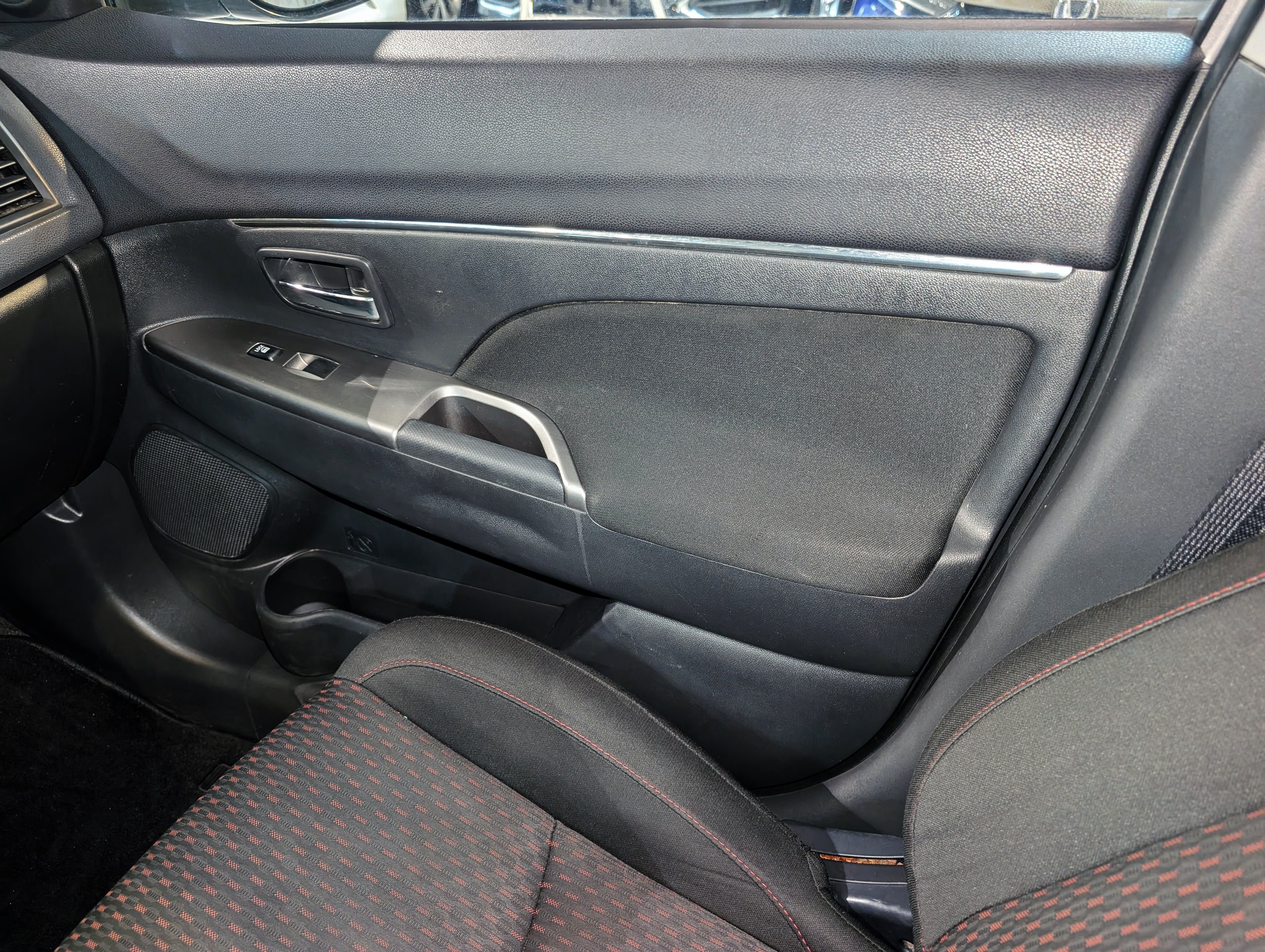 Used 2018 Mitsubishi Outlander Sport ES AWD/4WD image 35